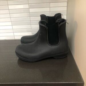 CROCS Chelsea women’s ankle rainboots